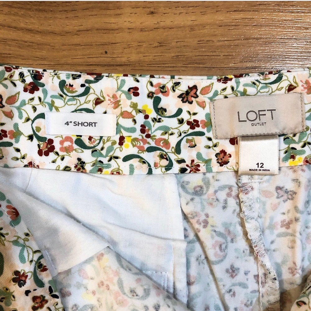 LOFT: Floral Shorts Size 12 - Picture 5 of 7